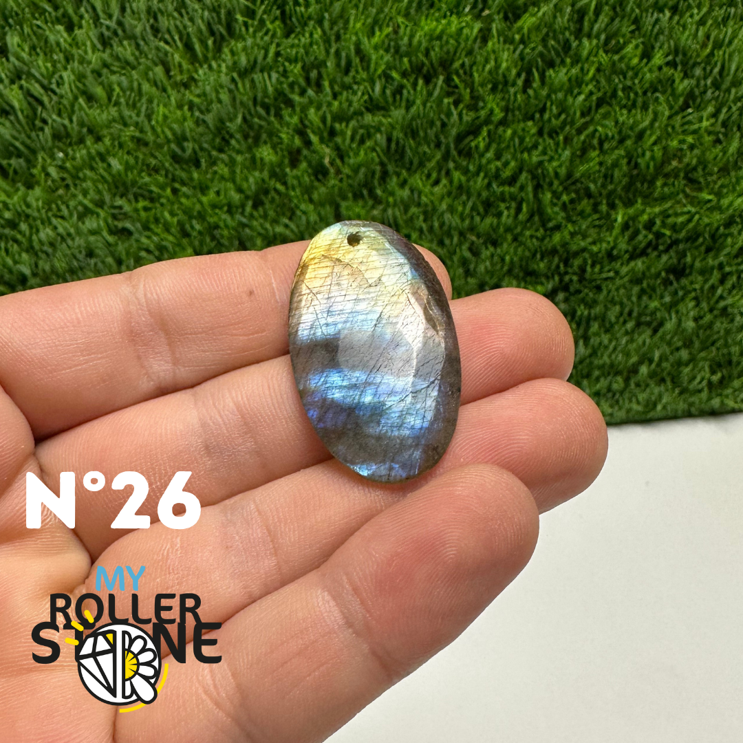 Cabochon Labradorite forme Libre Facettée