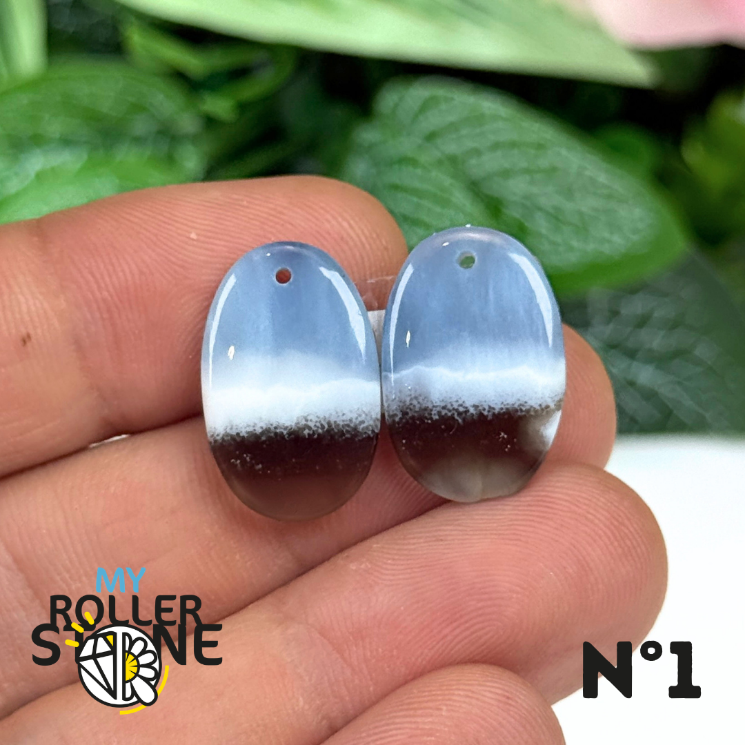 Paire de Cabochons percé en Opale bleue pour Boucles d'oreilles