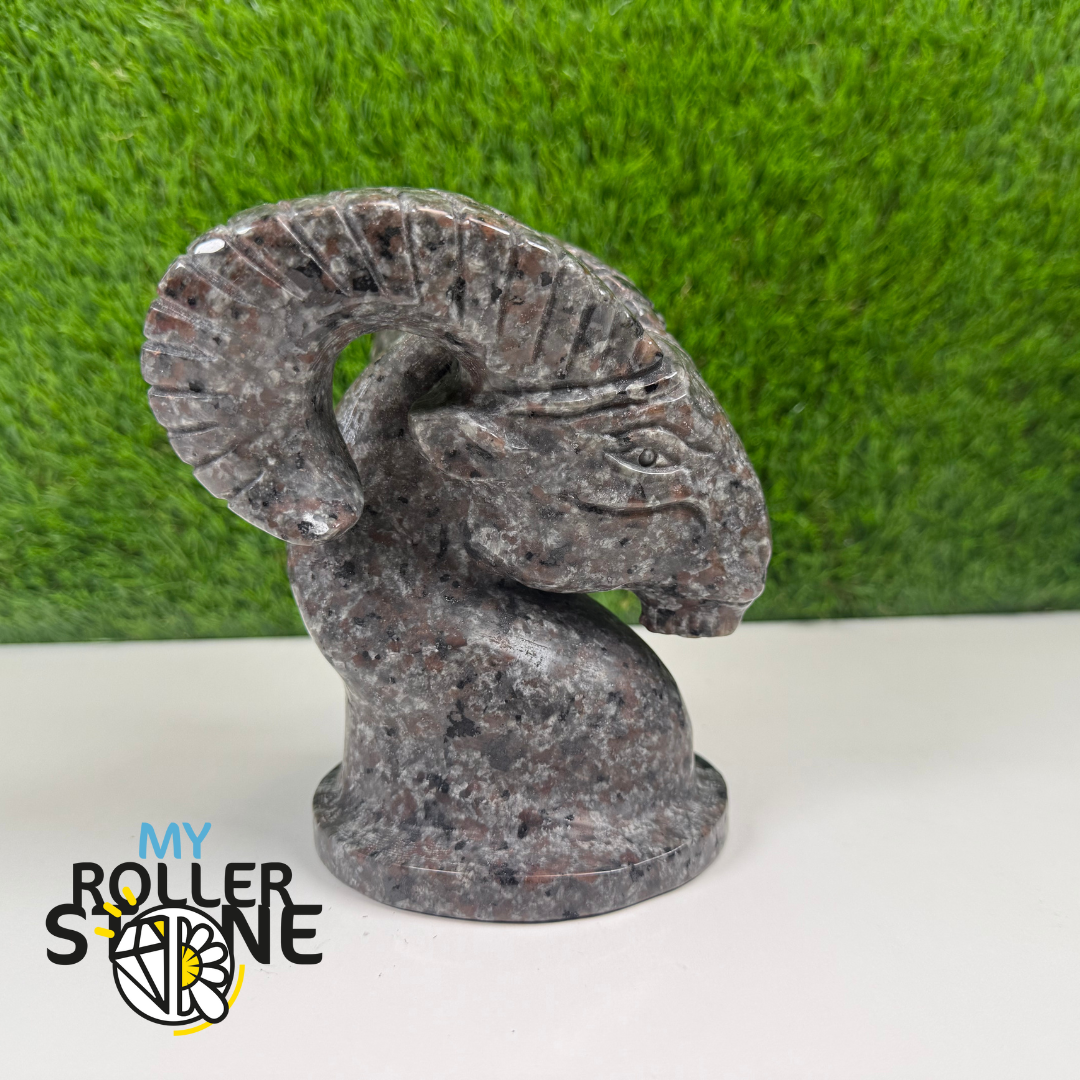 Sculpture en Yooperlite en forme de Bouc