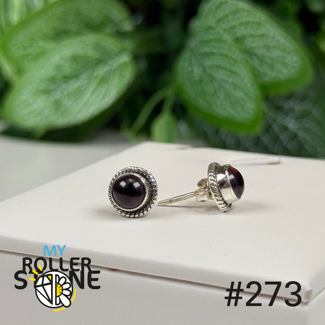 Boucles d’oreilles puces argent grenat cabochon #S273