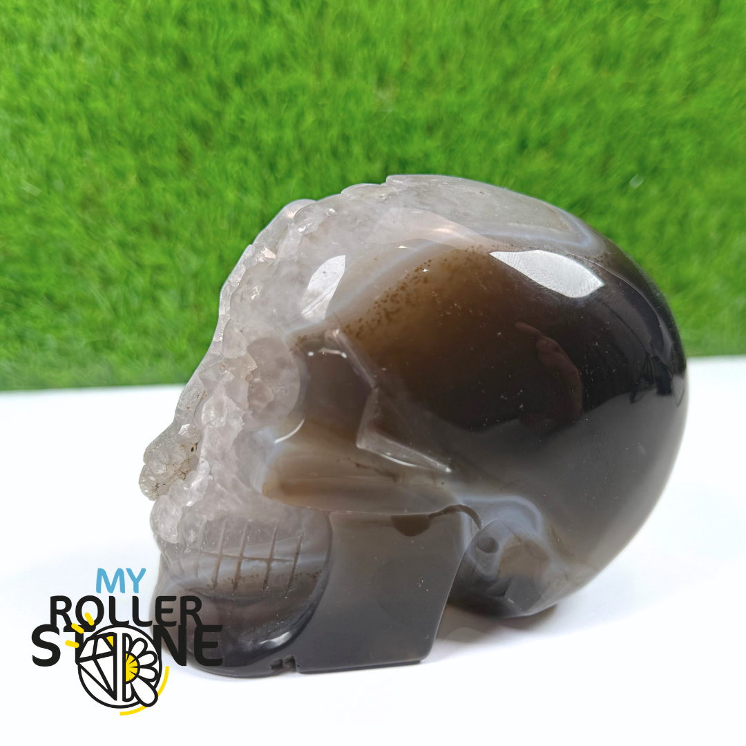 Crâne en Agate Cristallisée