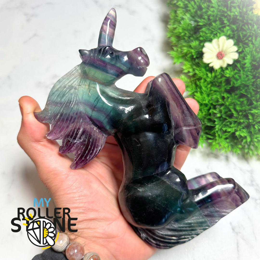 Sculpture Licorne en Fluorite Arc-en-Ciel