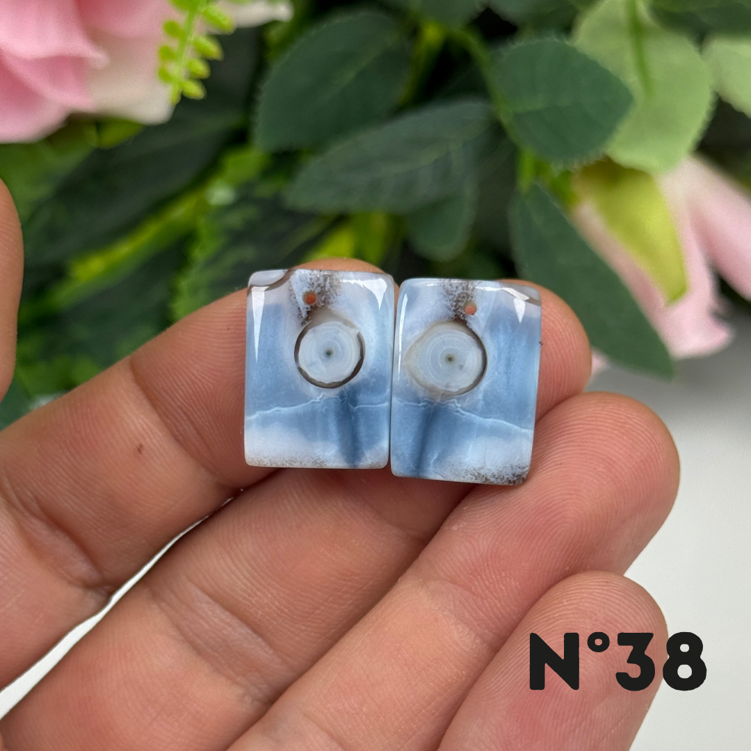 Paire de Cabochons percé en Opale bleue pour Boucles d'oreilles