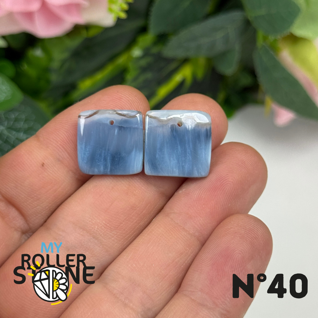 Paire de Cabochons percé en Opale bleue pour Boucles d'oreilles