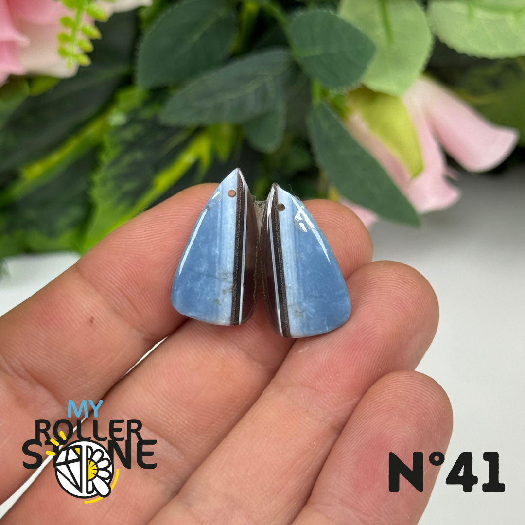 Paire de Cabochons percé en Opale bleue pour Boucles d'oreilles