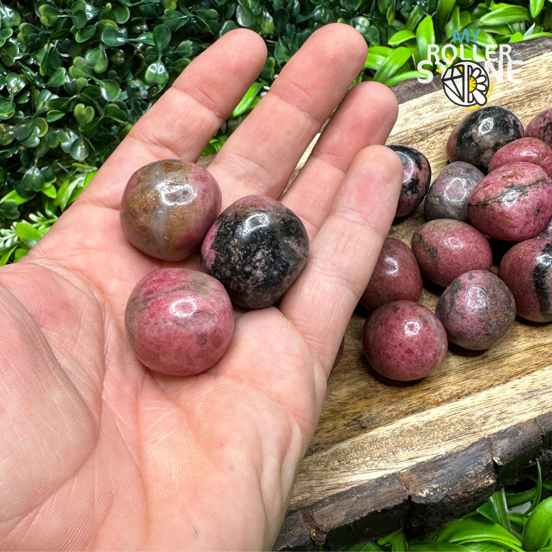 Pierres roulées en Rhodonite (Taille moyenne)