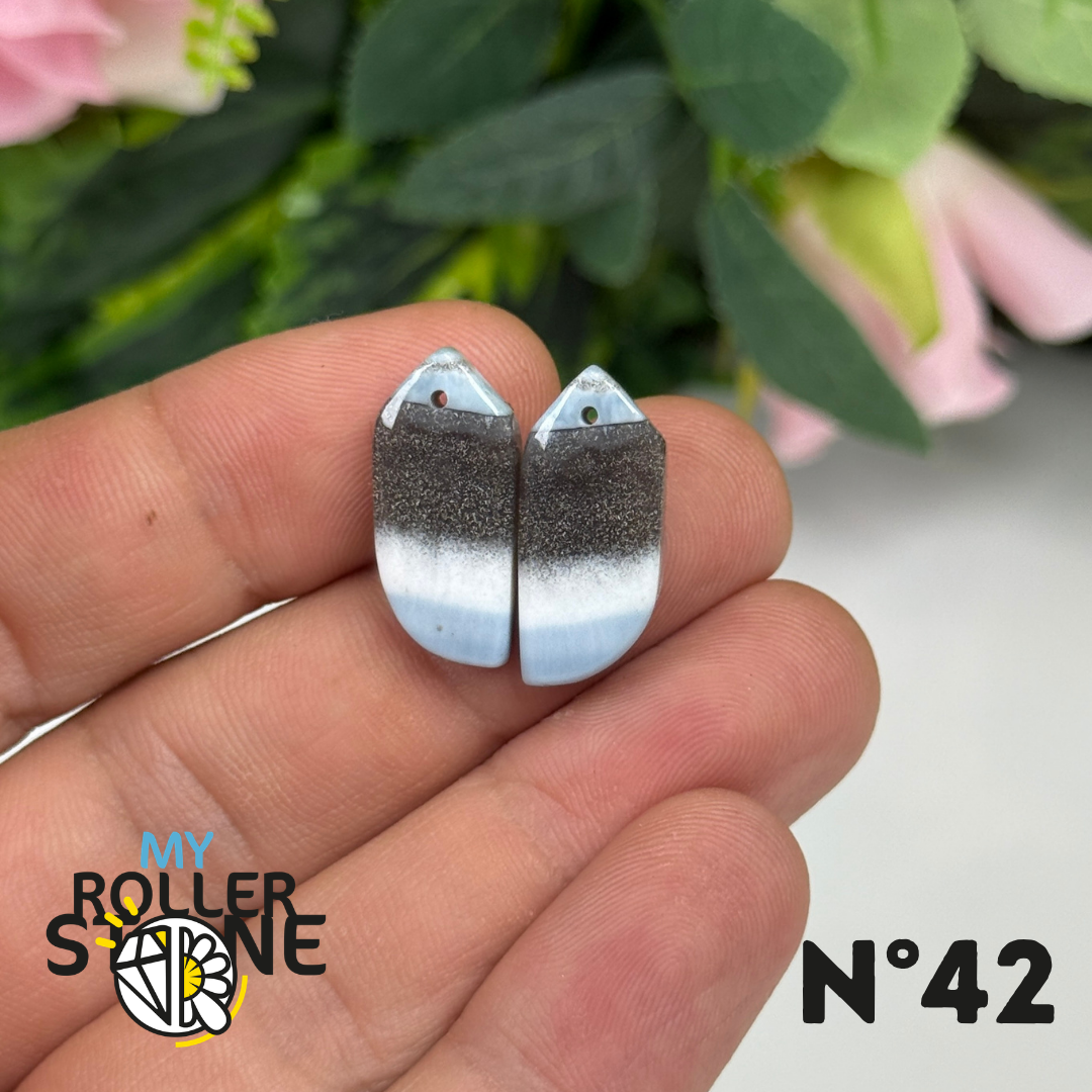 Paire de Cabochons percé en Opale bleue pour Boucles d'oreilles