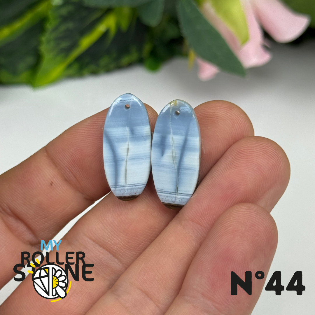 Paire de Cabochons percé en Opale bleue pour Boucles d'oreilles