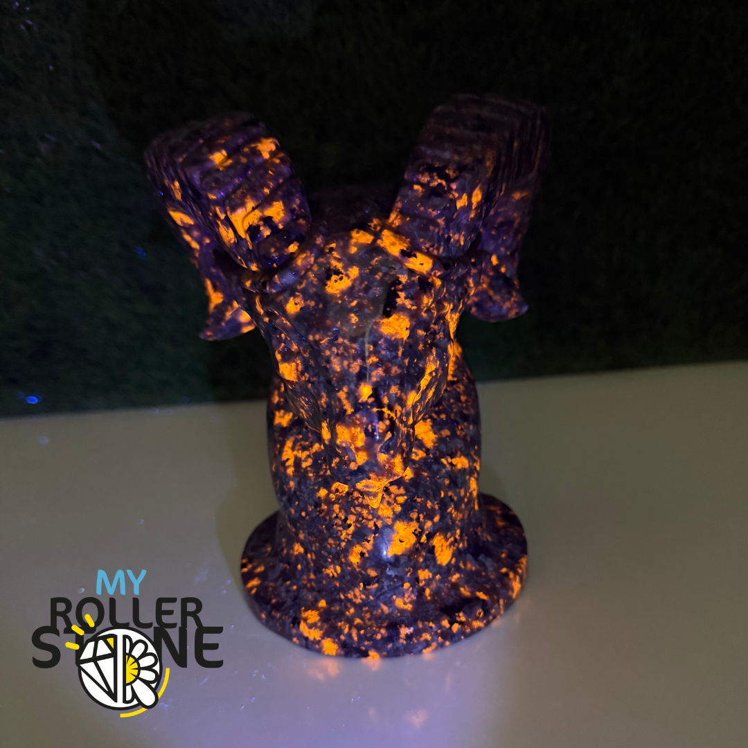Sculpture en Yooperlite en forme de Bouc
