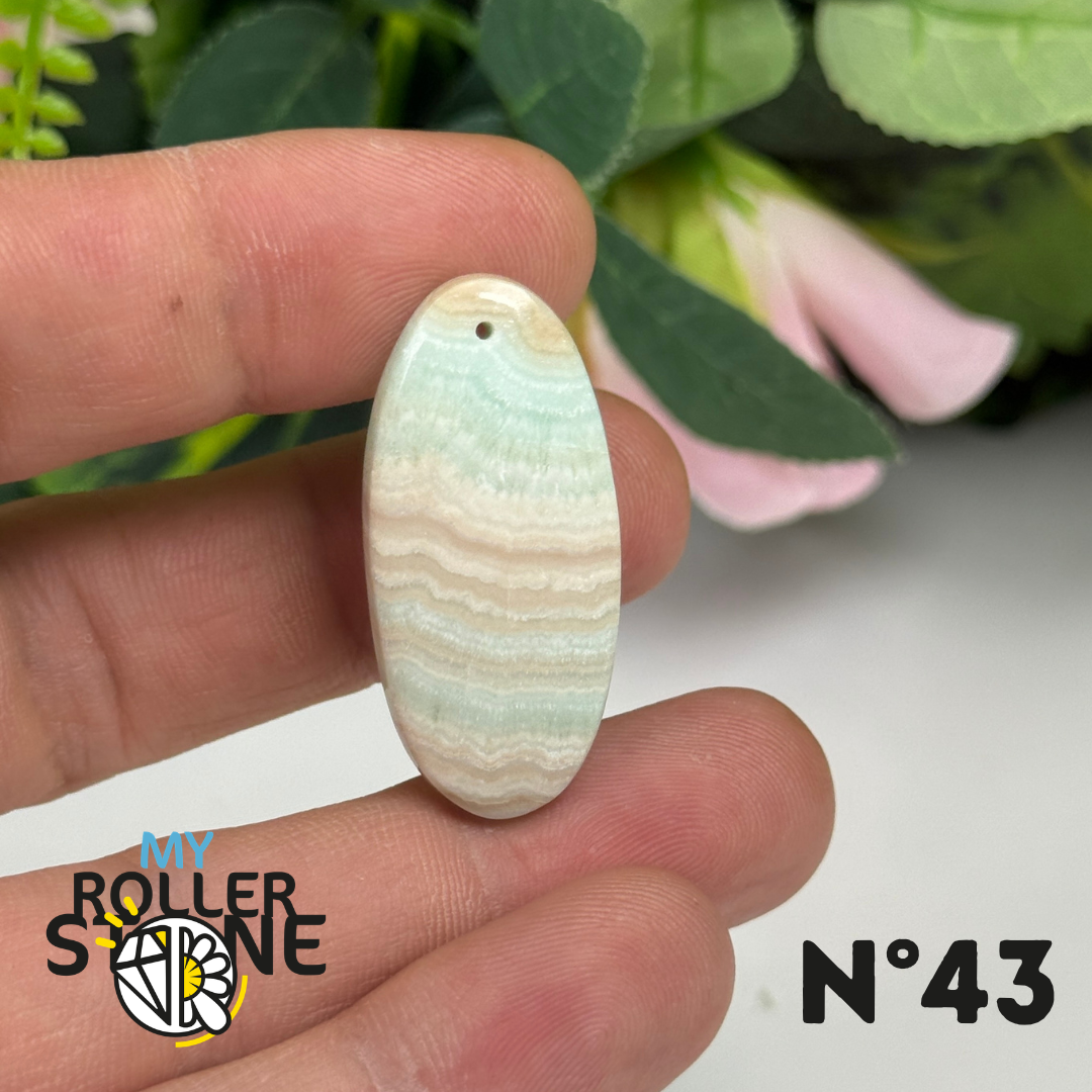 Pendentif Percé en Calcite Bleue des Caraïbes 5A