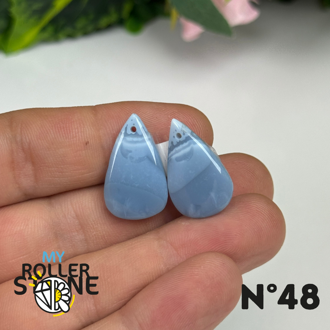 Paire de Cabochons percé en Opale bleue pour Boucles d'oreilles