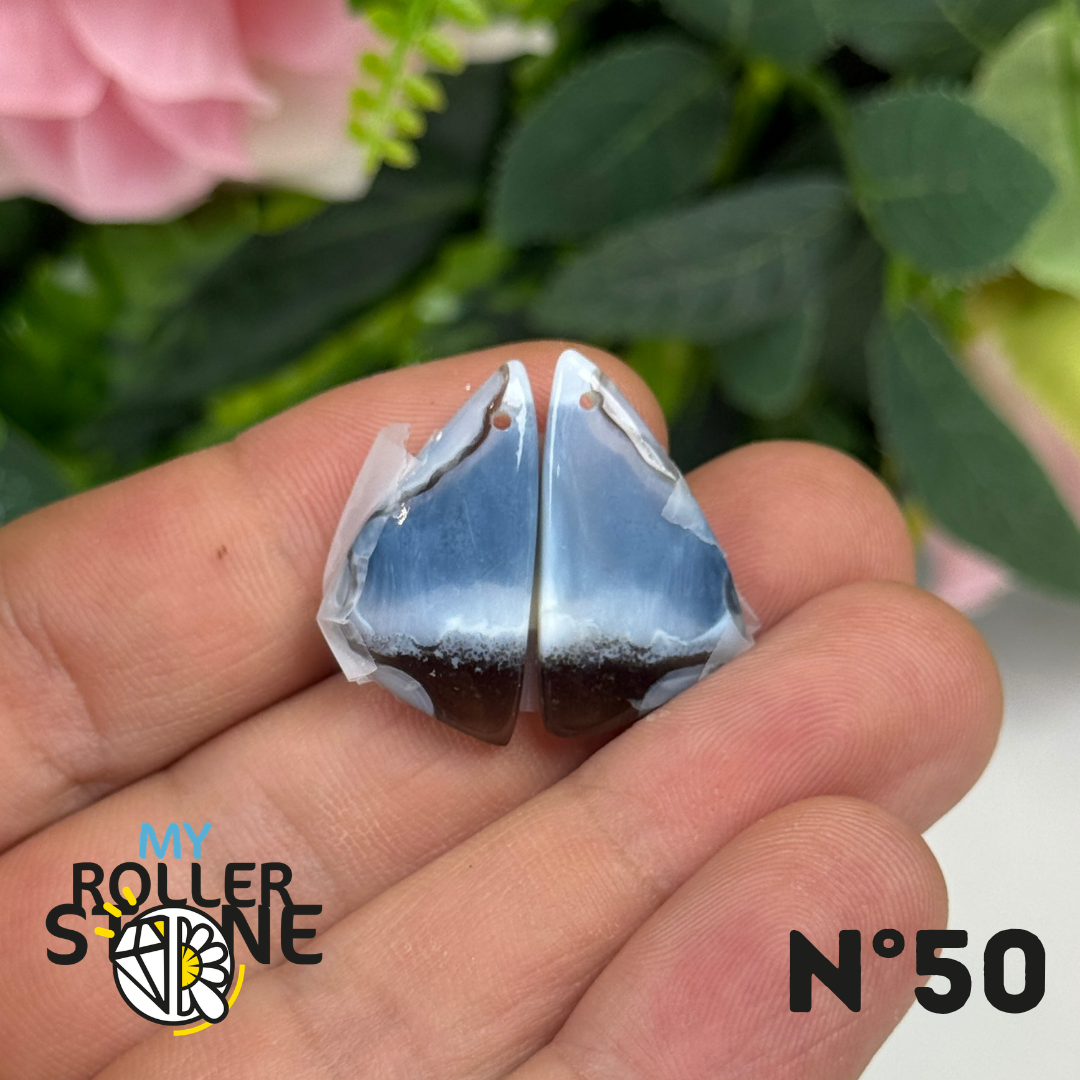 Paire de Cabochons percé en Opale bleue pour Boucles d'oreilles