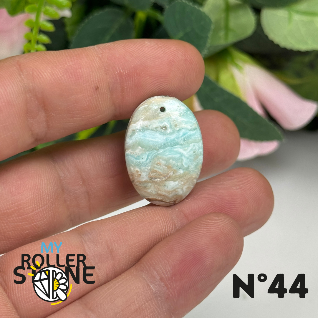 Pendentif Percé en Calcite Bleue des Caraïbes 5A