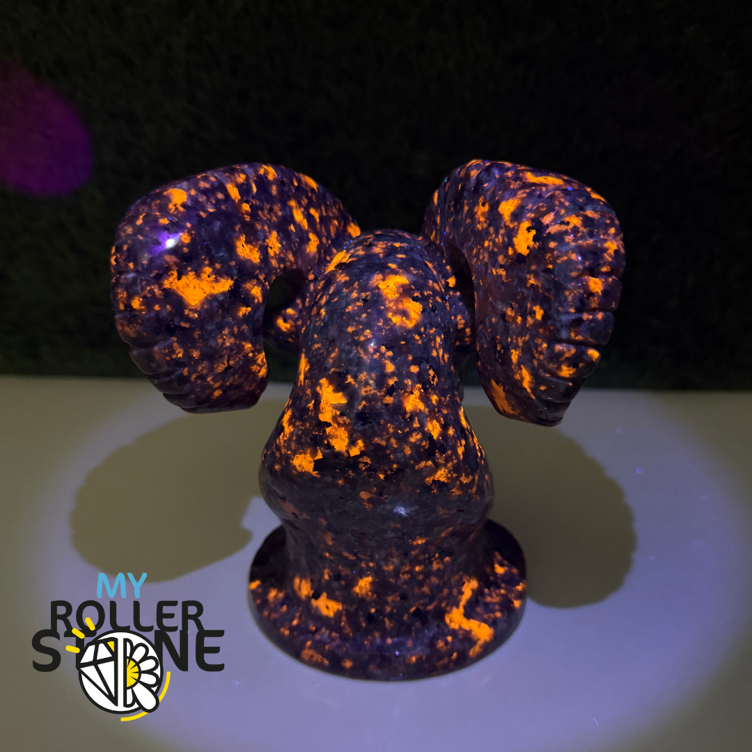 Sculpture en Yooperlite en forme de Bouc