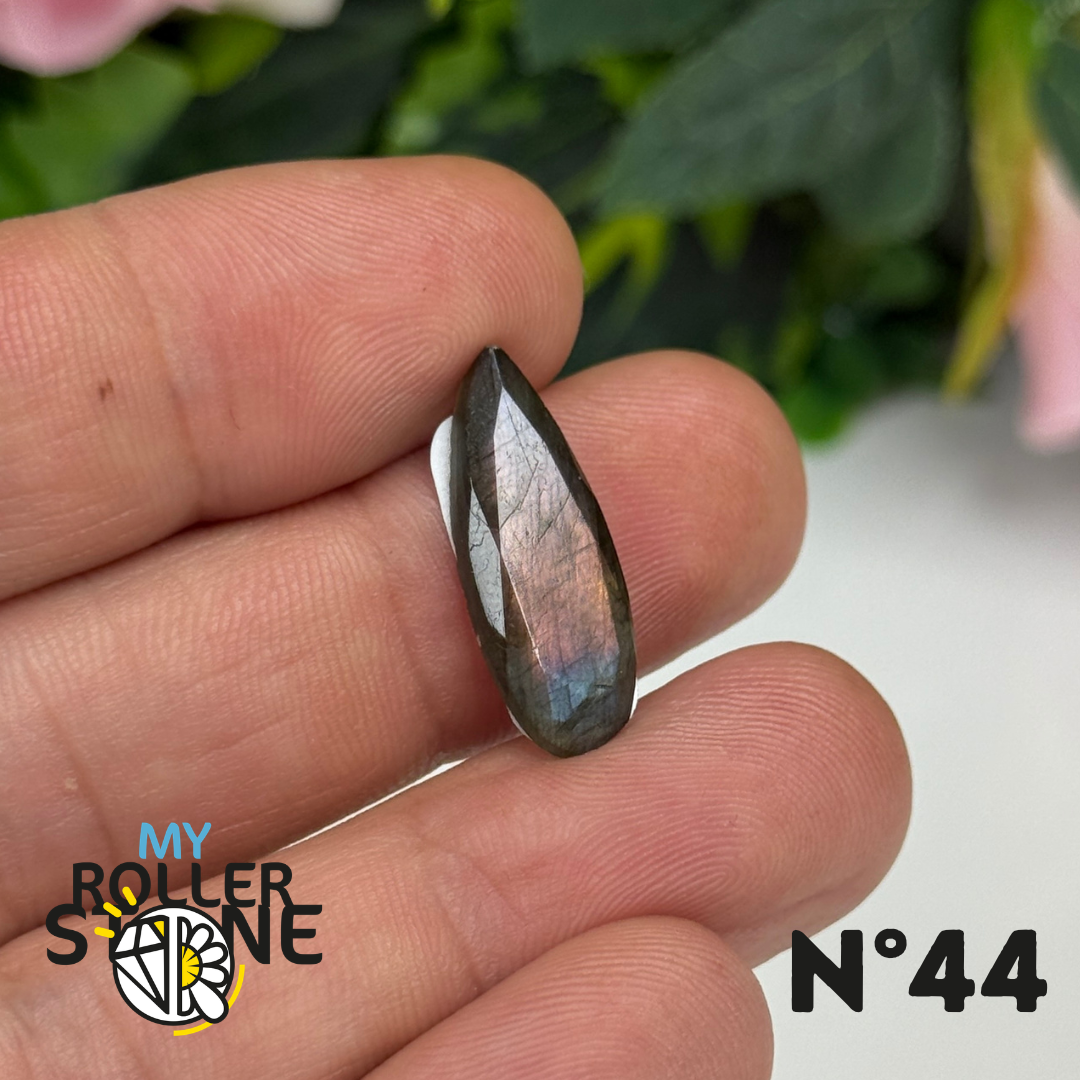 Pendentif Percé Spectrolite Violette Facettée