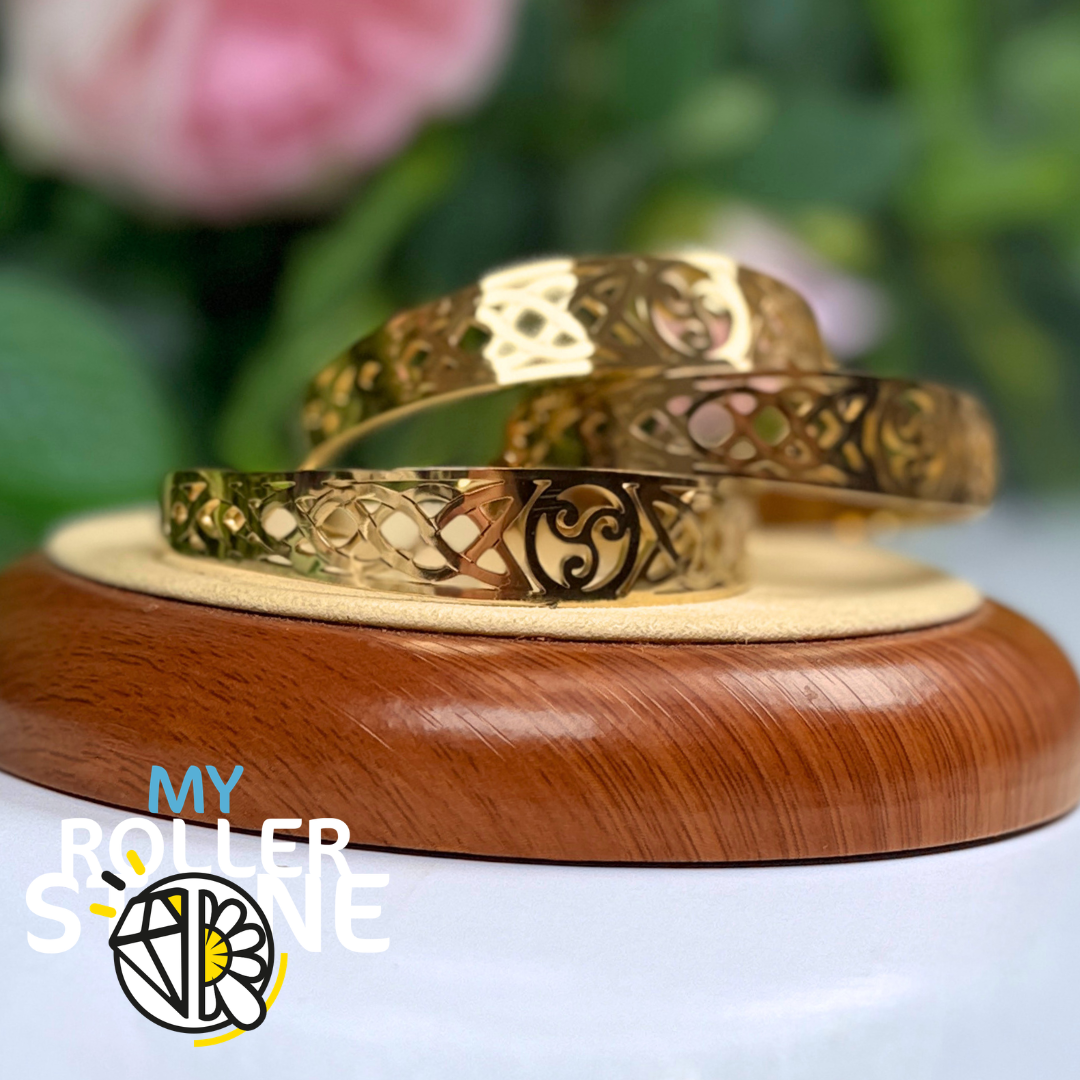Bracelet Manchette Celtique Doré – Nœud de Sorcière & Trinité