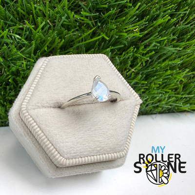 Bague Solitaire Pierre de Lune Poire (4 tailles)