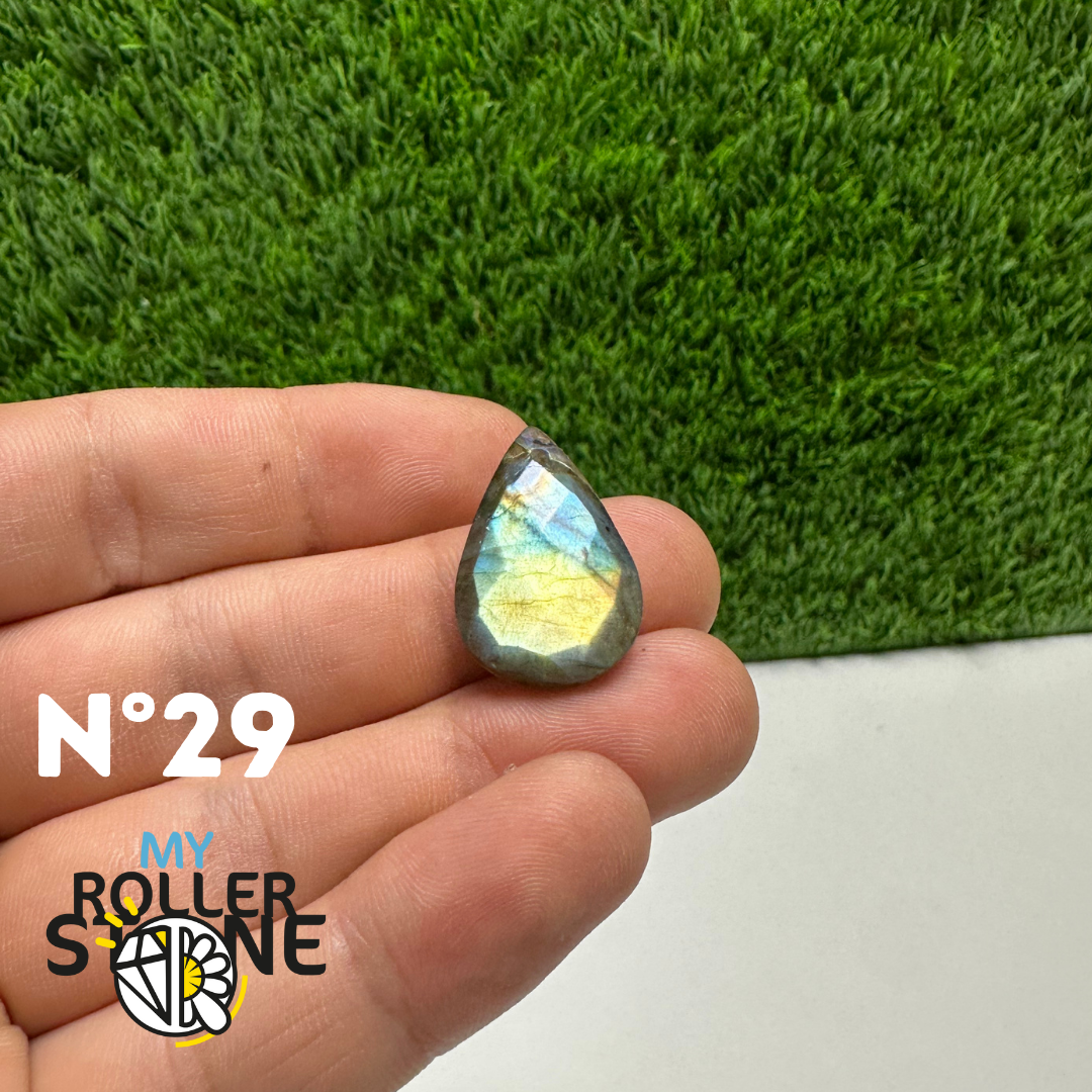 Cabochon Labradorite forme Libre Facettée