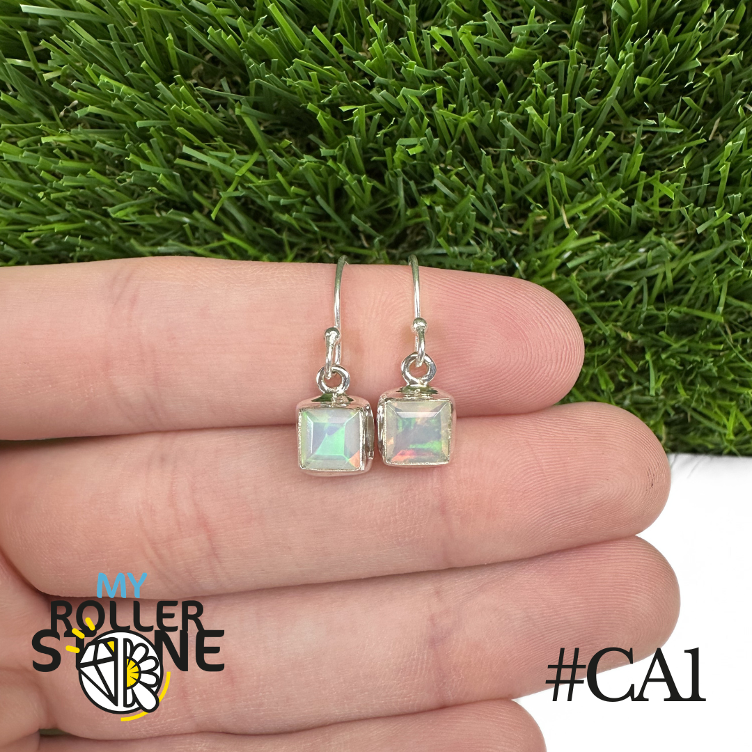 Boucles d'oreilles Opale Éthiopienne Carré Rebord 8X8 MM En Argent 925