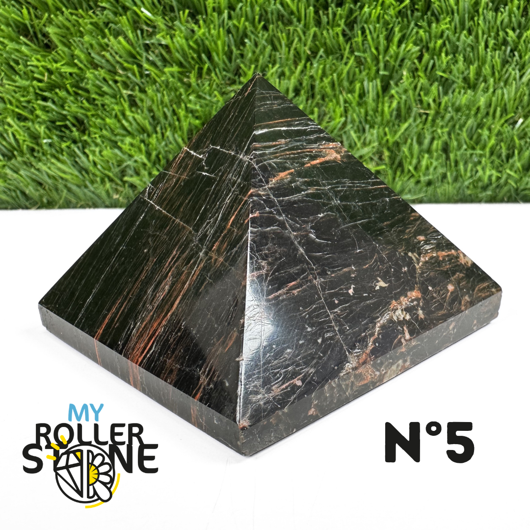 Pyramide en Tourmaline noire du Brésil