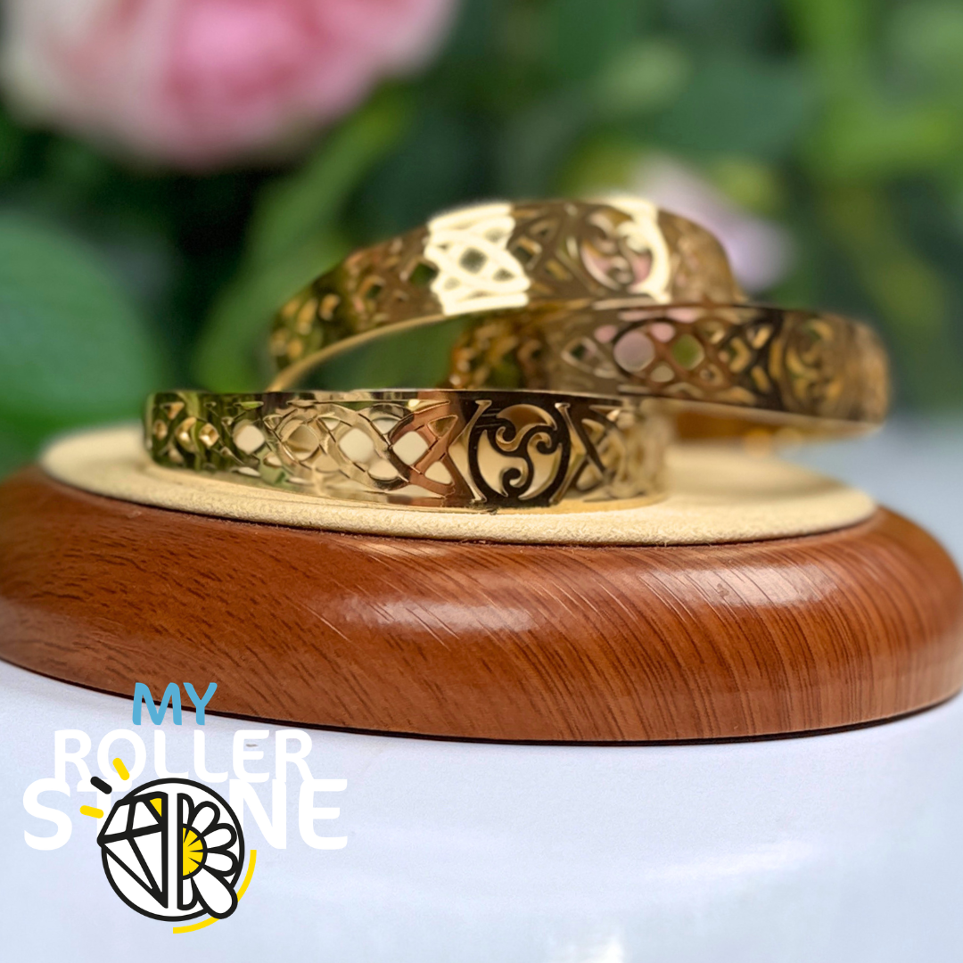 Bracelet Manchette Celtique Doré – Nœud de Sorcière & Trinité