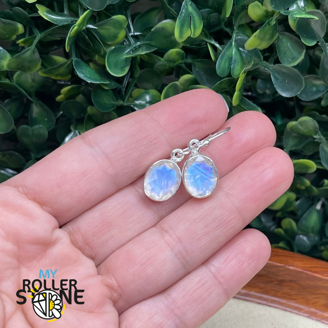 Boucles d&#39;oreilles Pierre de Lune ovale facettée