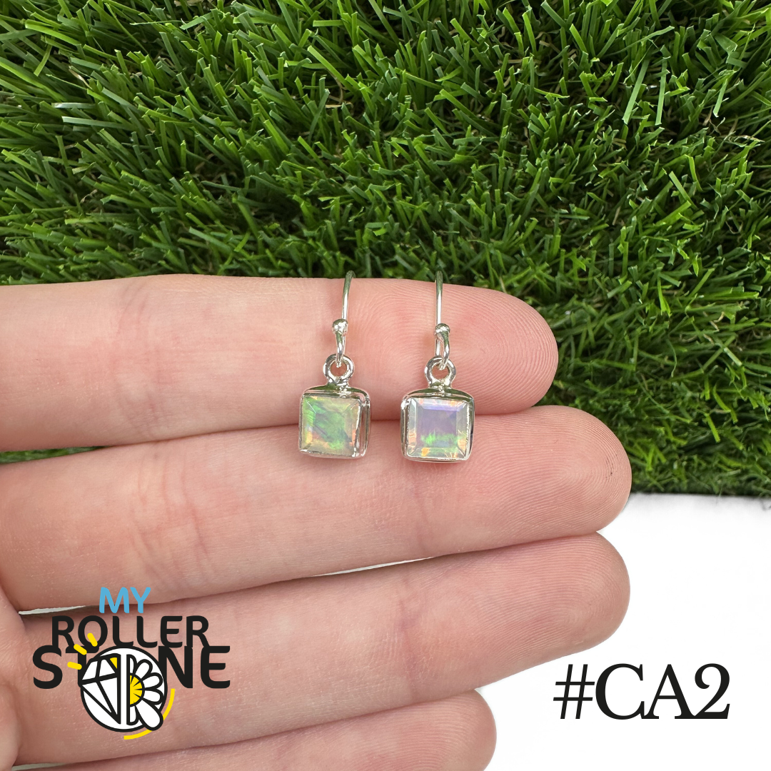 Boucles d'oreilles Opale Éthiopienne Carré Rebord 8X8 MM En Argent 925