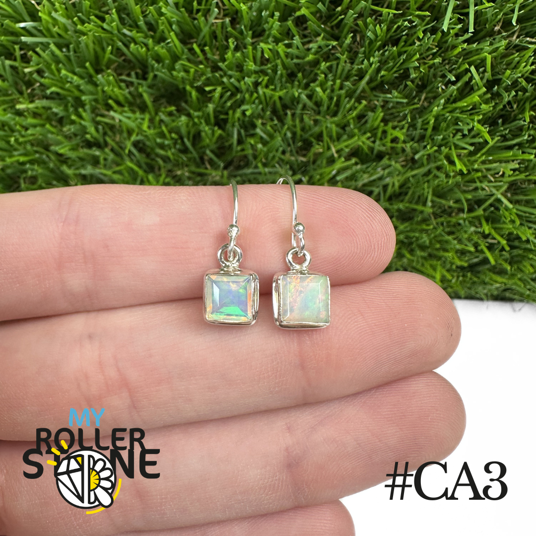 Boucles d'oreilles Opale Éthiopienne Carré Rebord 8X8 MM En Argent 925