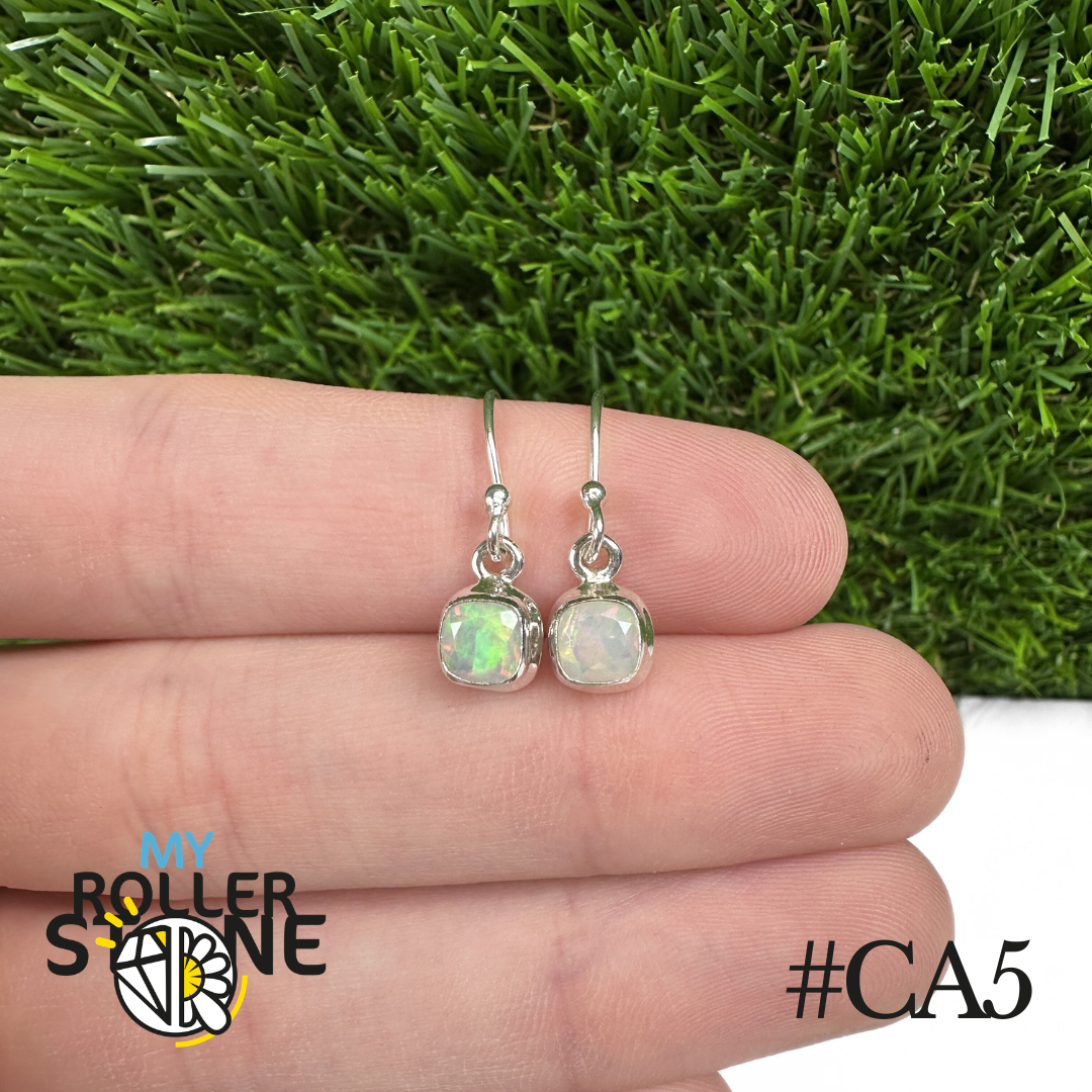 Boucles d'oreilles Opale Éthiopienne Carré Rebord 7X7 MM En Argent 925