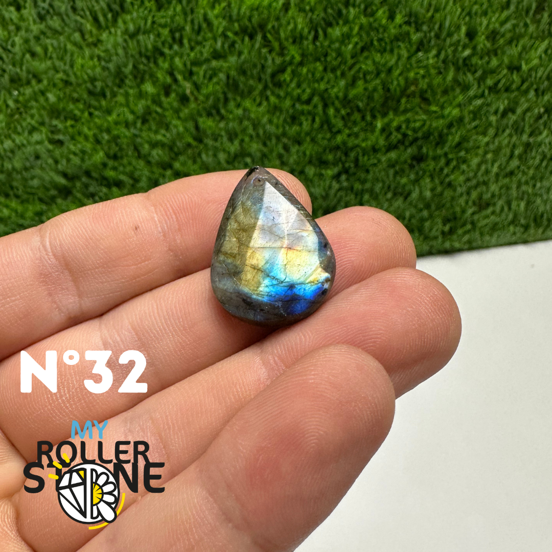 Cabochon Labradorite forme Libre Facettée