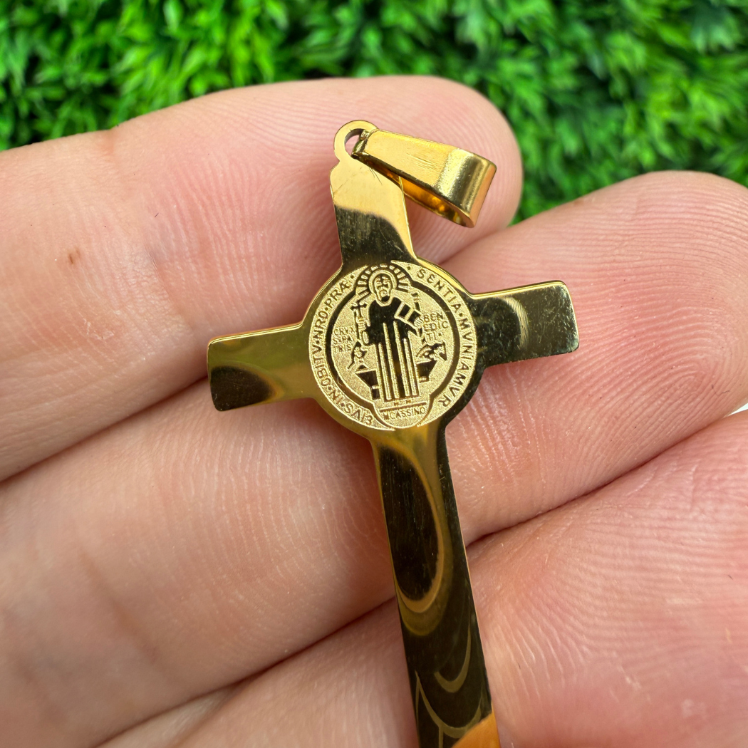 Pendentif Croix de Jésus doré