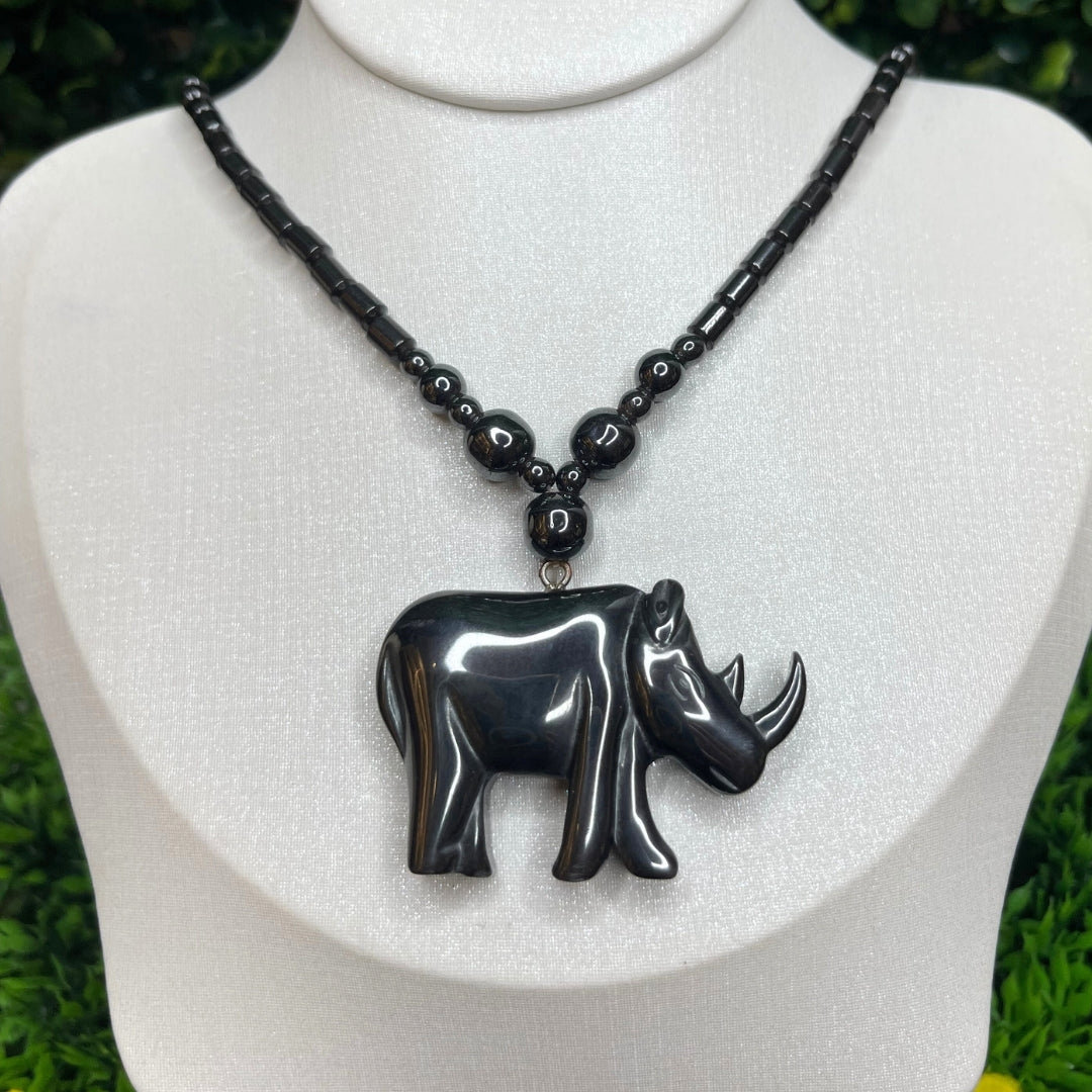 Collier en Hématite Rhinocéros