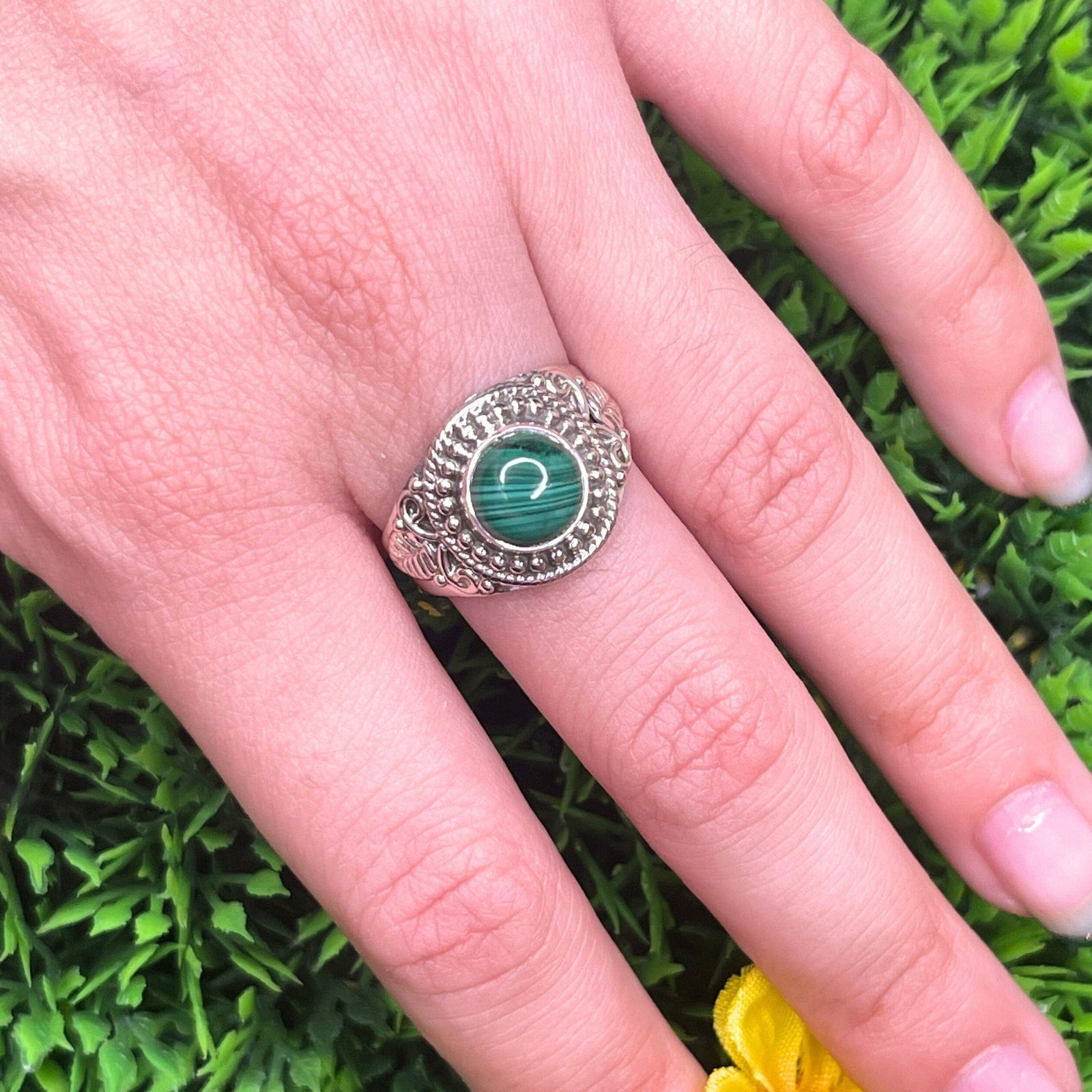Bague Argent Pierre Malachite - Élégance et Éclat Unique Bague Argent Pierre Malachite - Élégance et Éclat Unique