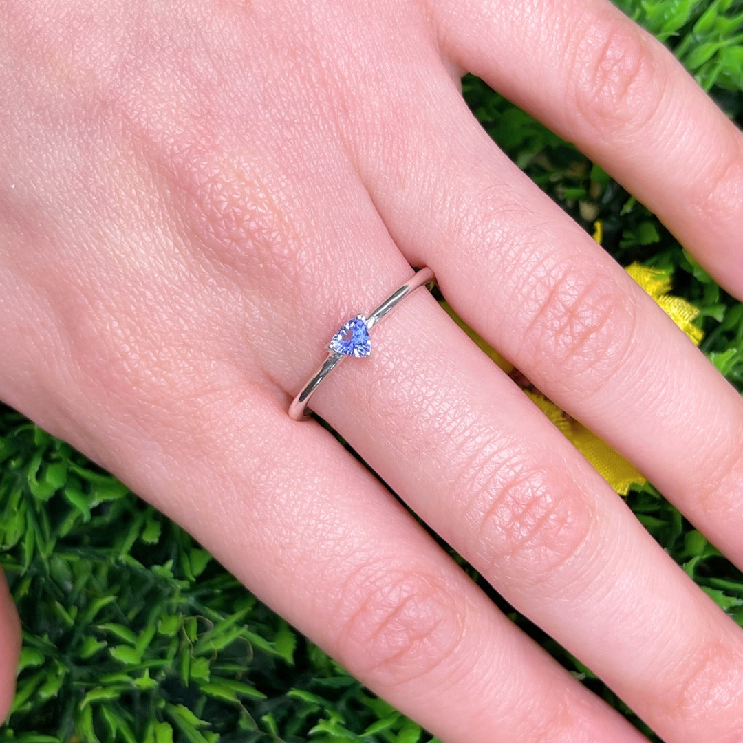 Bague Solitaire Argent 925 Diamant Brut Naturel – Gris/bleu – Taille 7.5 Ajustable