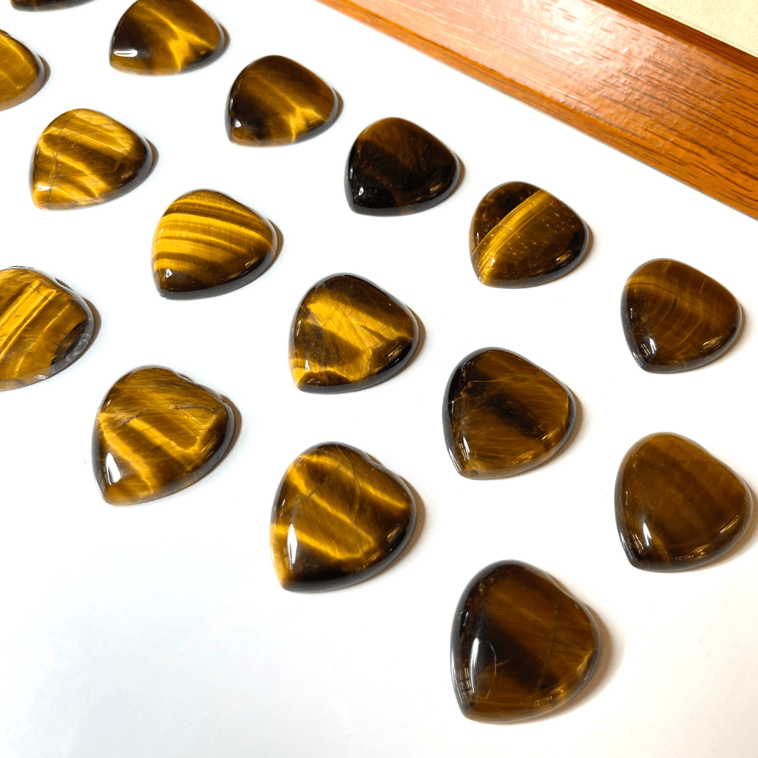 Cabochon coeur Oeil de Tigre 23x25mm