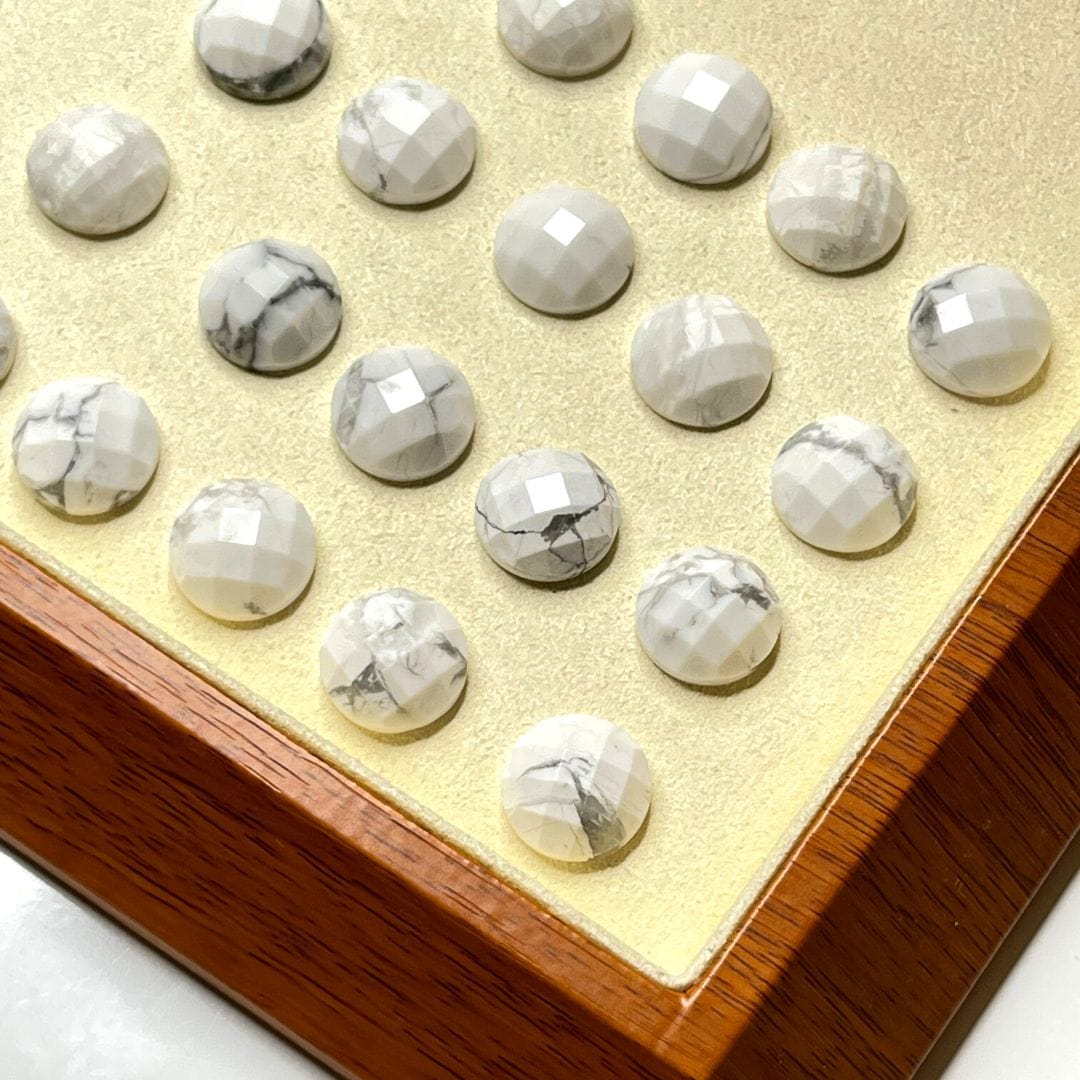 Cabochon Rond Facetté Howlite