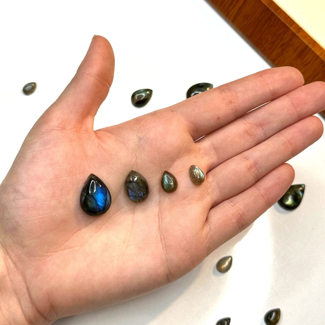 Cabochon Goutte Labradorite (Grade A)