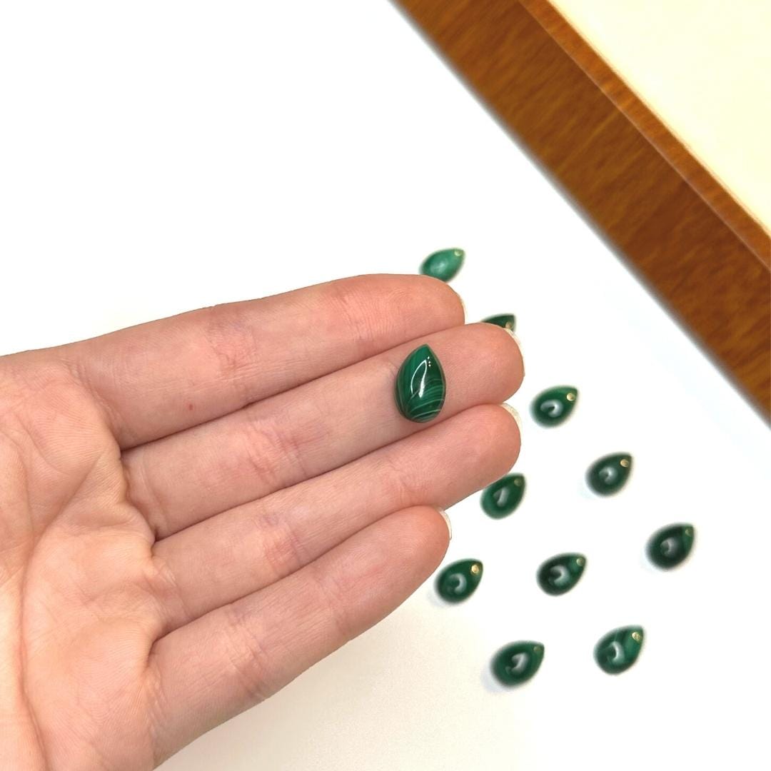 Cabochon Goutte Malachite (Grade A)