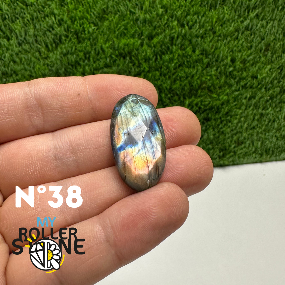 Cabochon Labradorite forme Libre Facettée - 38