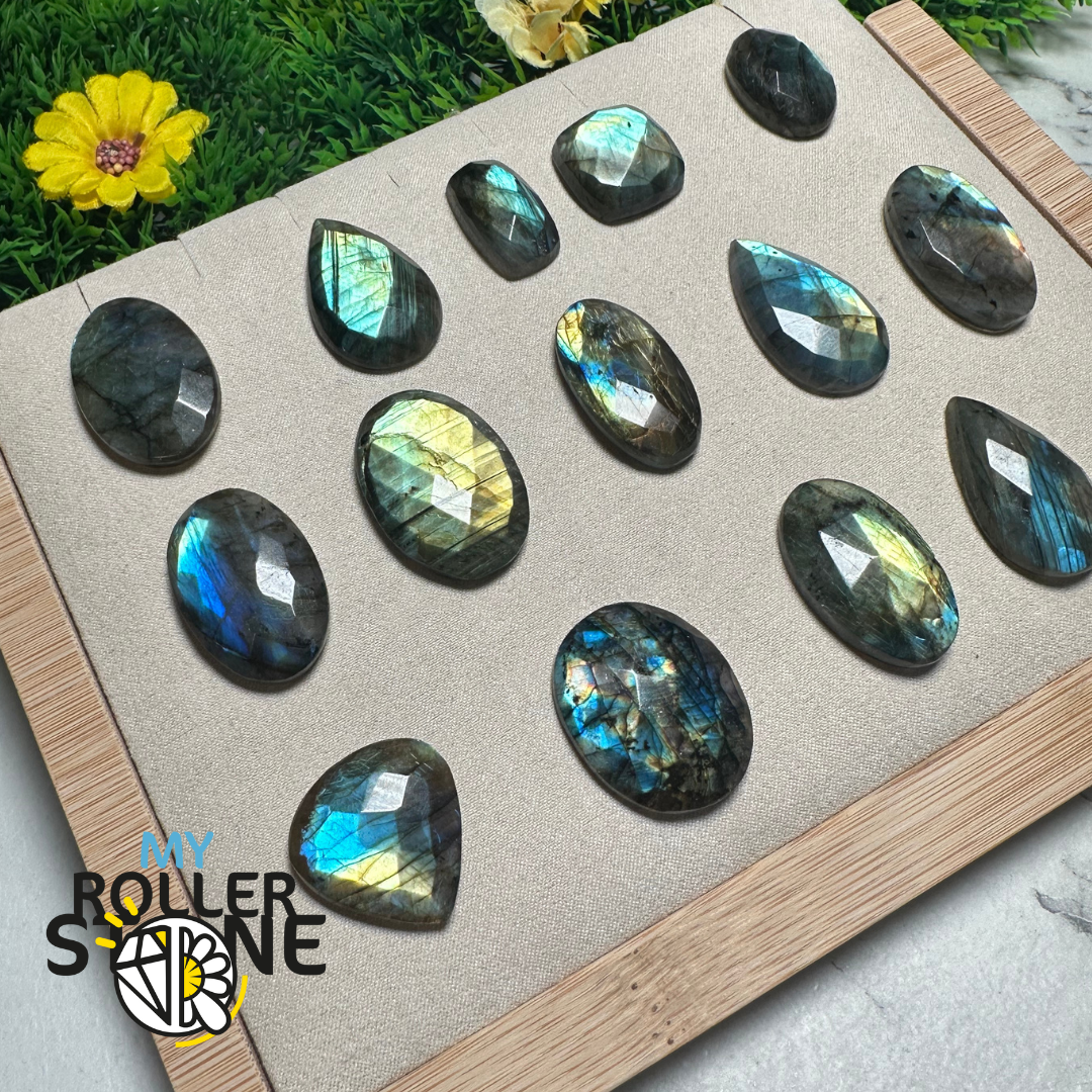 Cabochon Labradorite forme Libre Facettée