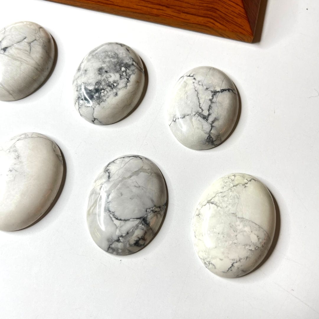 Cabochon Ovale Howlite
