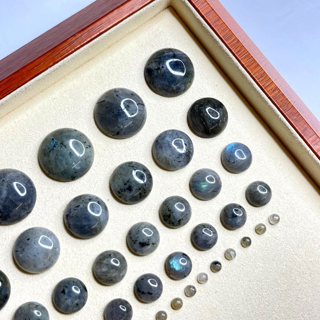 Cabochon Rond Labradorite 2