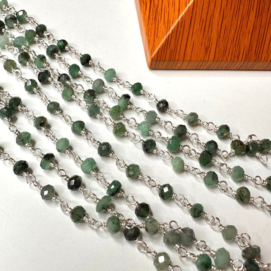 Chaîne perlée Emeraude Argent