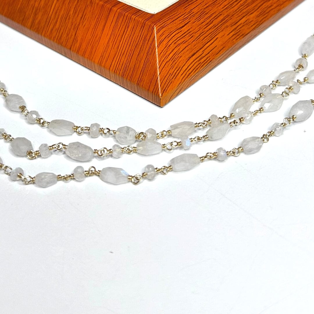 Chaîne perlée Pierre de Lune Arc-en-Ciel