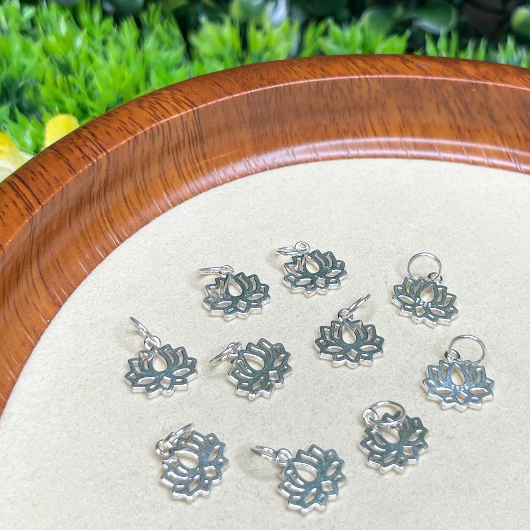 Charm Lotus Argent Sterling
