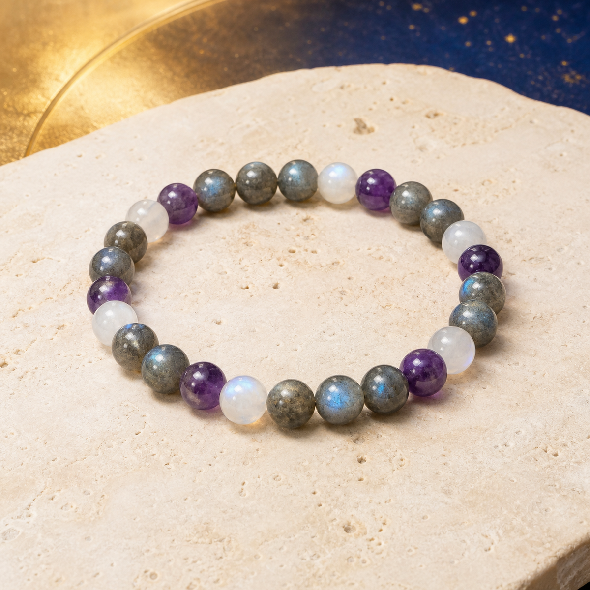 Bracelet Chemin de Vie 11 – Labradorite, Pierre de lune & Améthyste sur fond ivoire et céleste