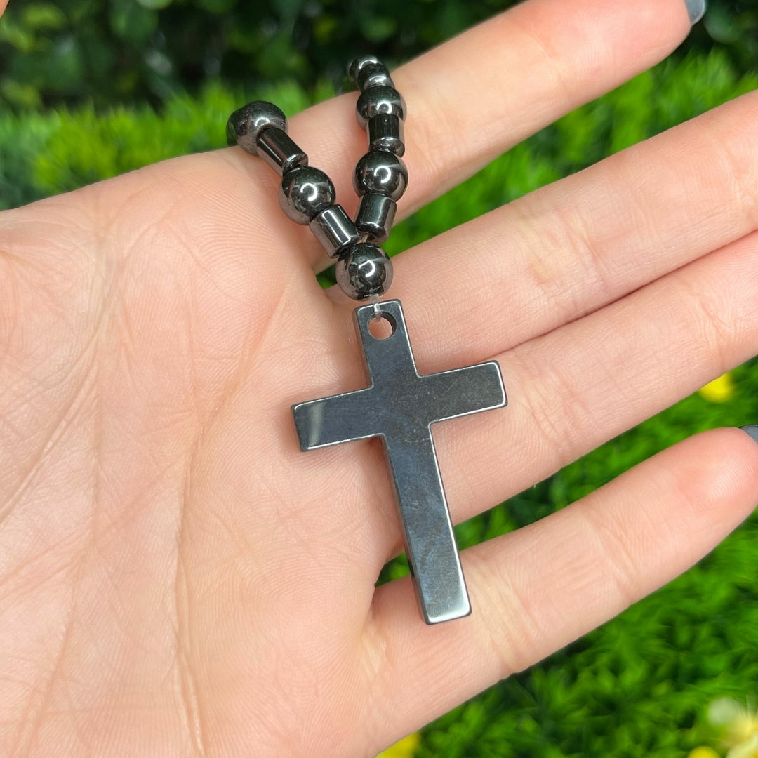 Collier en Hématite Petite Croix