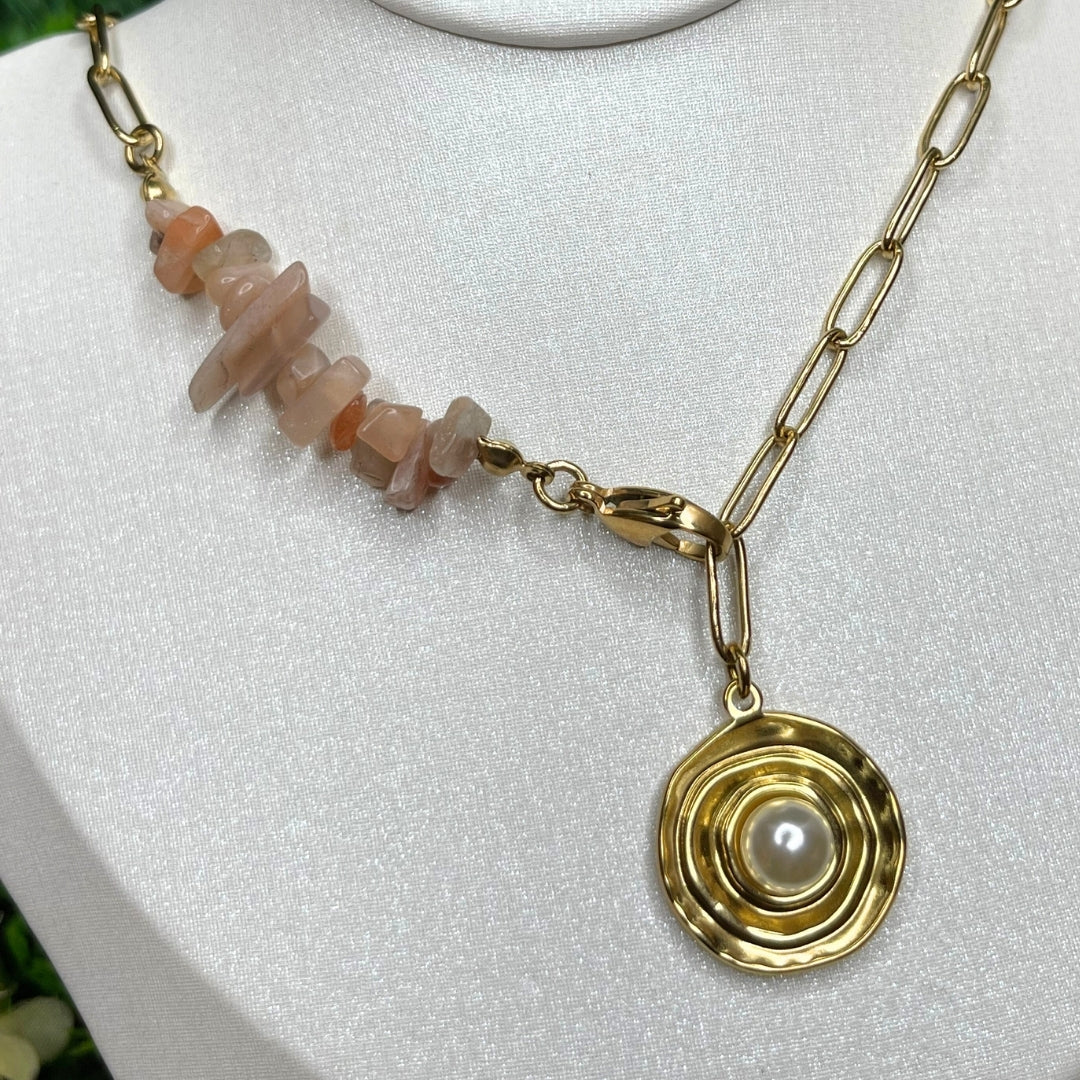 Collier Perle Nacre et Perles Chips Pierre du Soleil