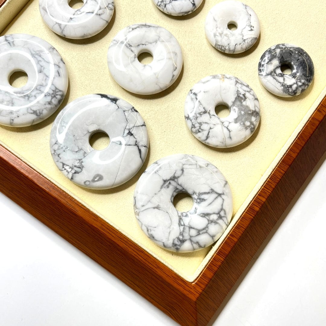 Donuts Howlite