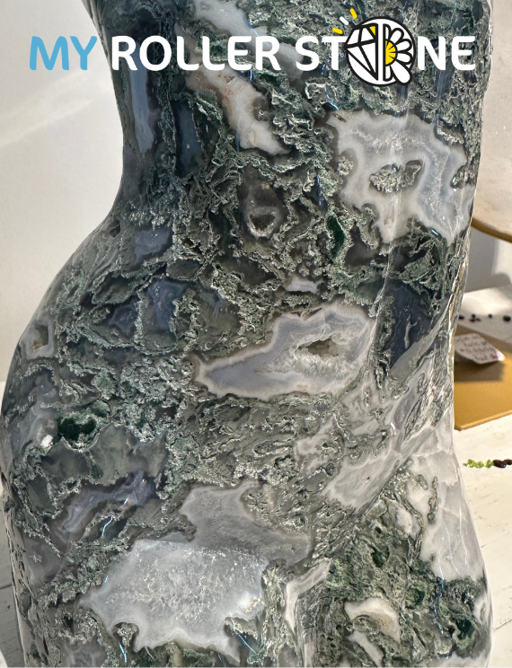 Grande Sculpture Buste Femme Pierre